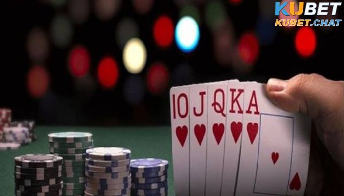 Thùng phá sảnh Poker là một bộ bài gồm 5 cây cùng chất liên tiếp